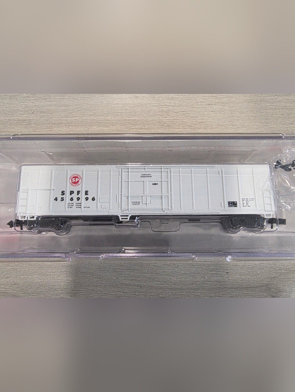 Roundhouse Products N Scale SPFE 57' Mechanical Reefer RTR